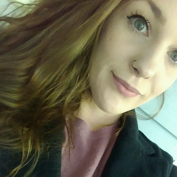 Meet your Posher, Jessica - Picture 1 of 1